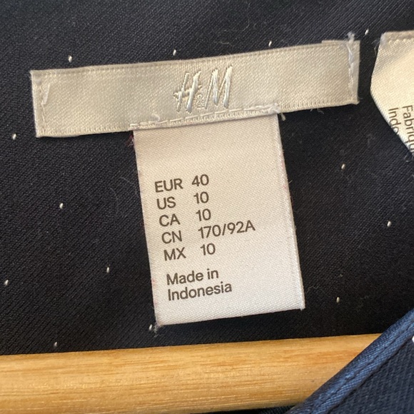 H&M dress A-line, knee to just under knee length, size 10 - Picture 3 of 5